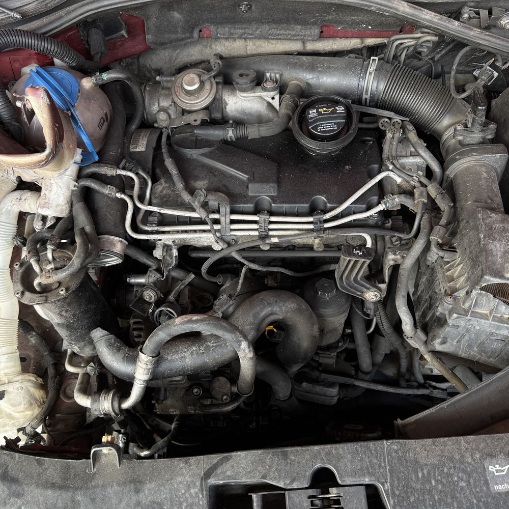 Seat Leon 1P 1.9 TDI 105CP – Avariat, motor si interior in stare buna
