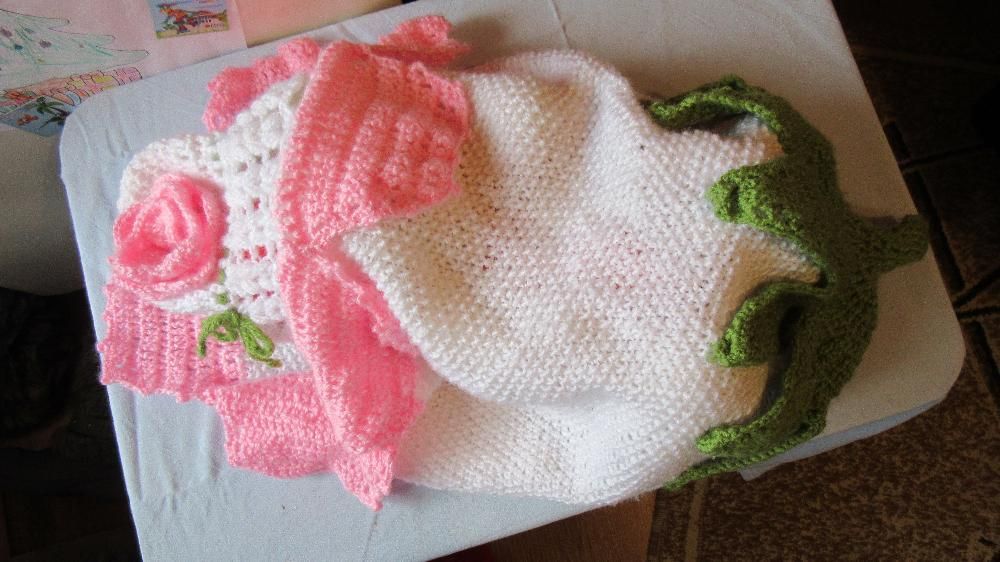 Пелена и шапка за бебе във формата на цвете