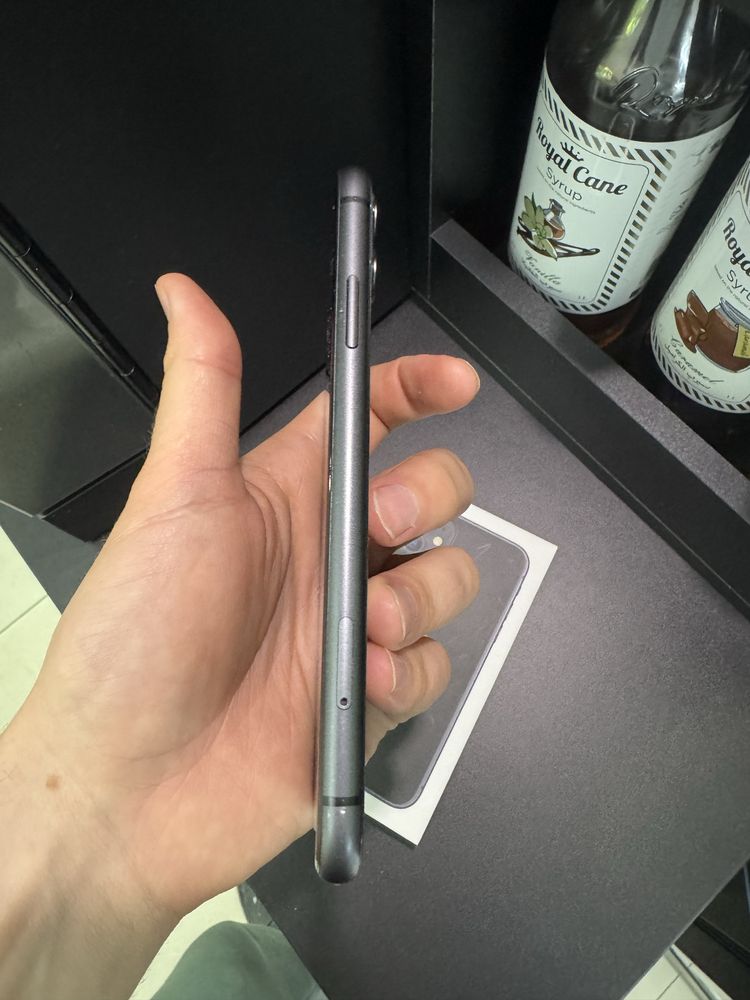 Iphone 11 128 гигов/82 акб