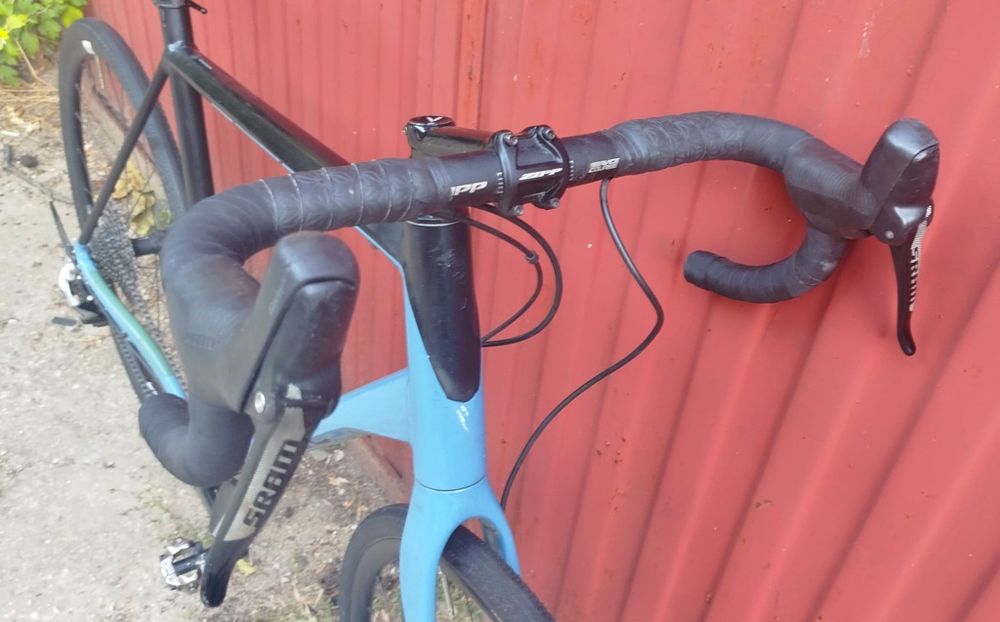 Gravel Votec hidraulica cube ktm