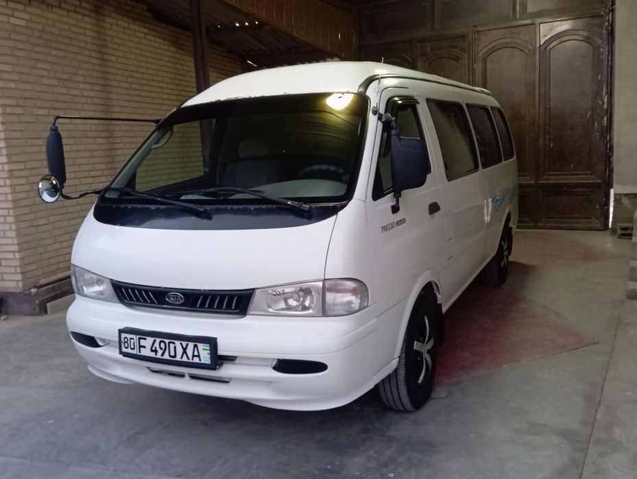 Kia grante mikroavtobus