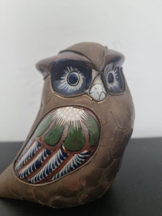 Bufniță mexicană din ceramică, într-o carcasă din alama