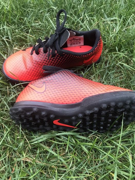 Стоножки Nike 29.5 номер много малко ползвани почти чисто нови Nike