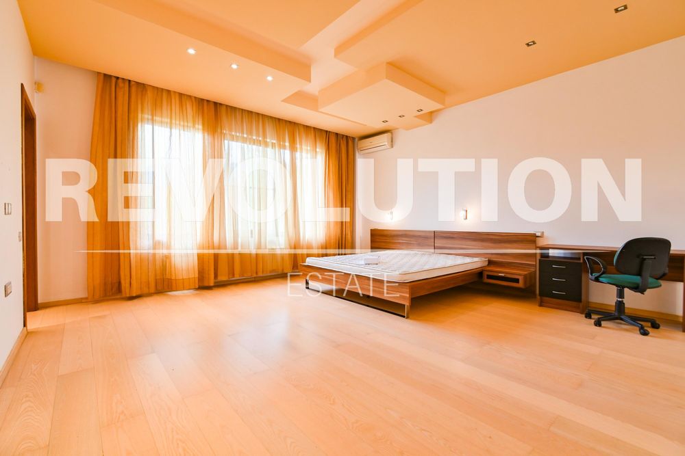 Дава се под наем Четиристаен апартамент в София, Витоша - 300 кв.м за 1900 € - Снимка #18