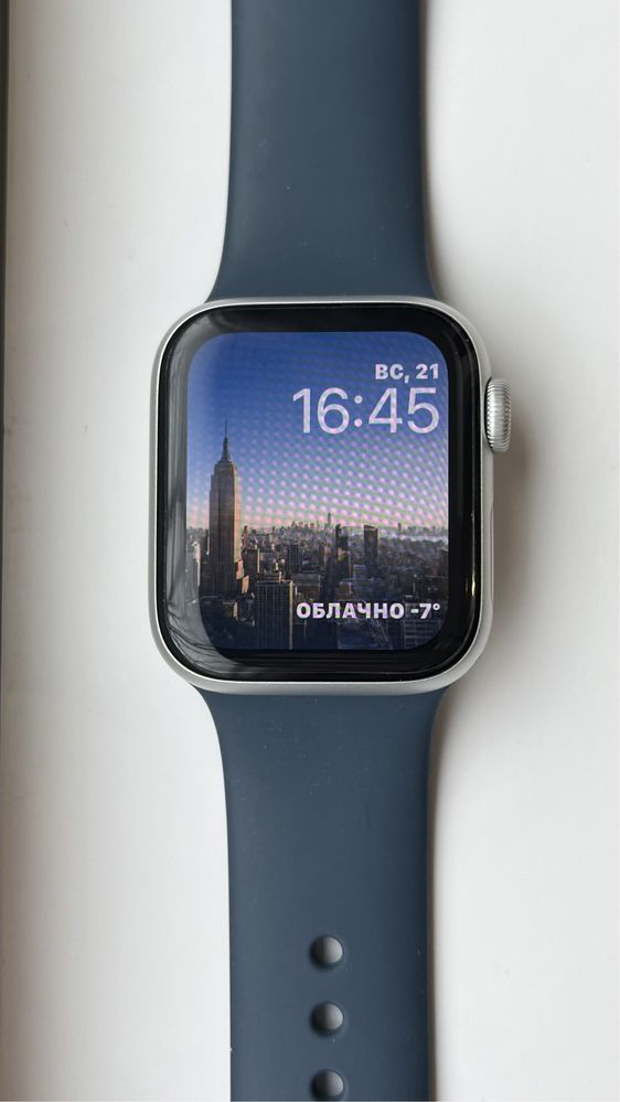 Apple Watch SE 2 Gen (2023) GPS S/M 40 мм серебристый-синий