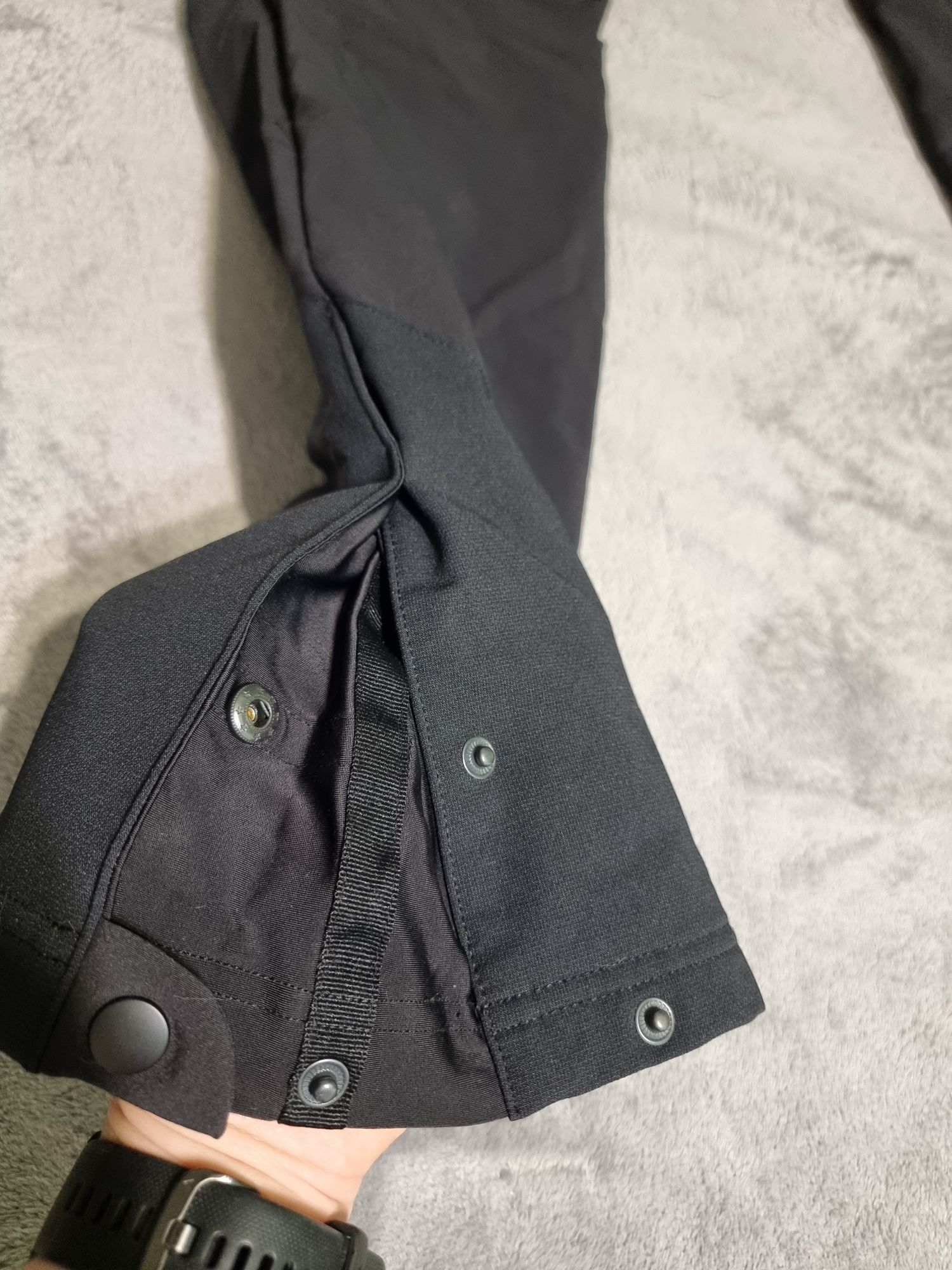 Pantaloni drumeție Decathlon (merg si la ski)
