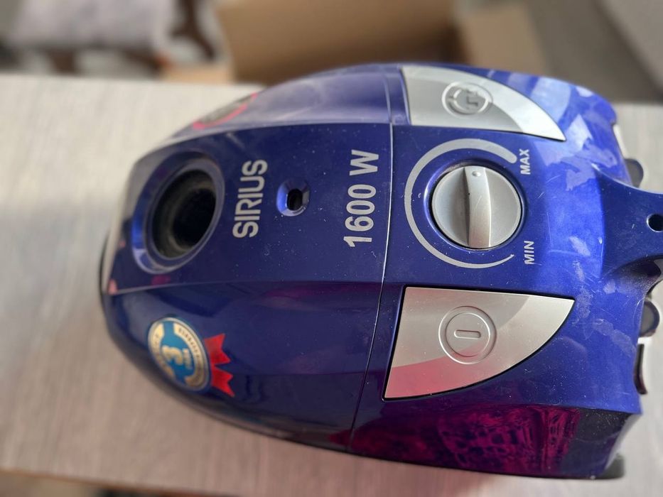 Yangidek holatdagi pilesos (пылесос) sotiladi