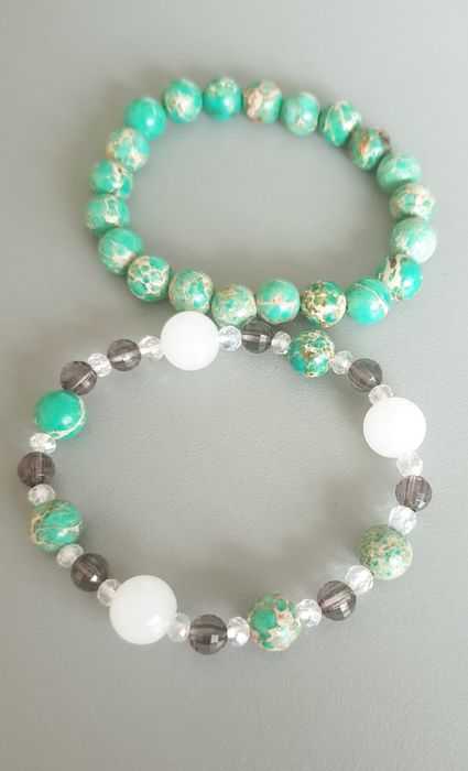 Гривни от естествени камъни