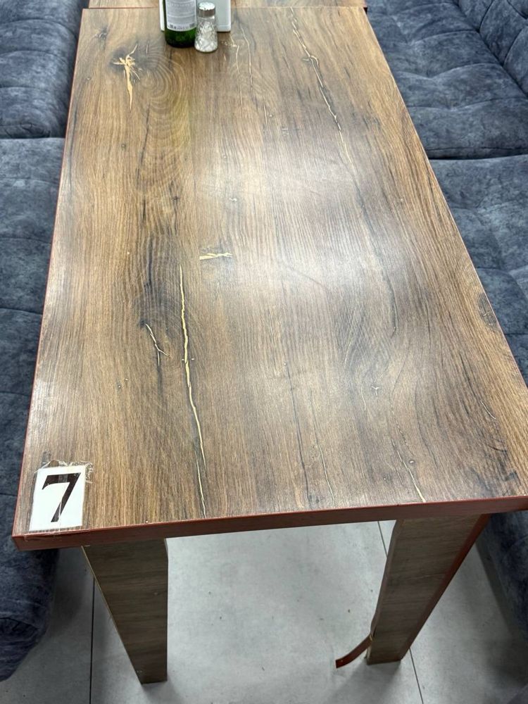 Stol stul komplekt divan komplekt sotiladi