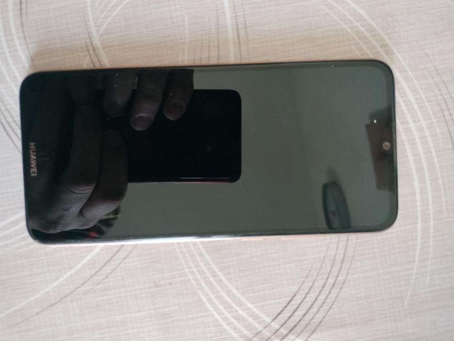 Vind Huawei y6  că nou