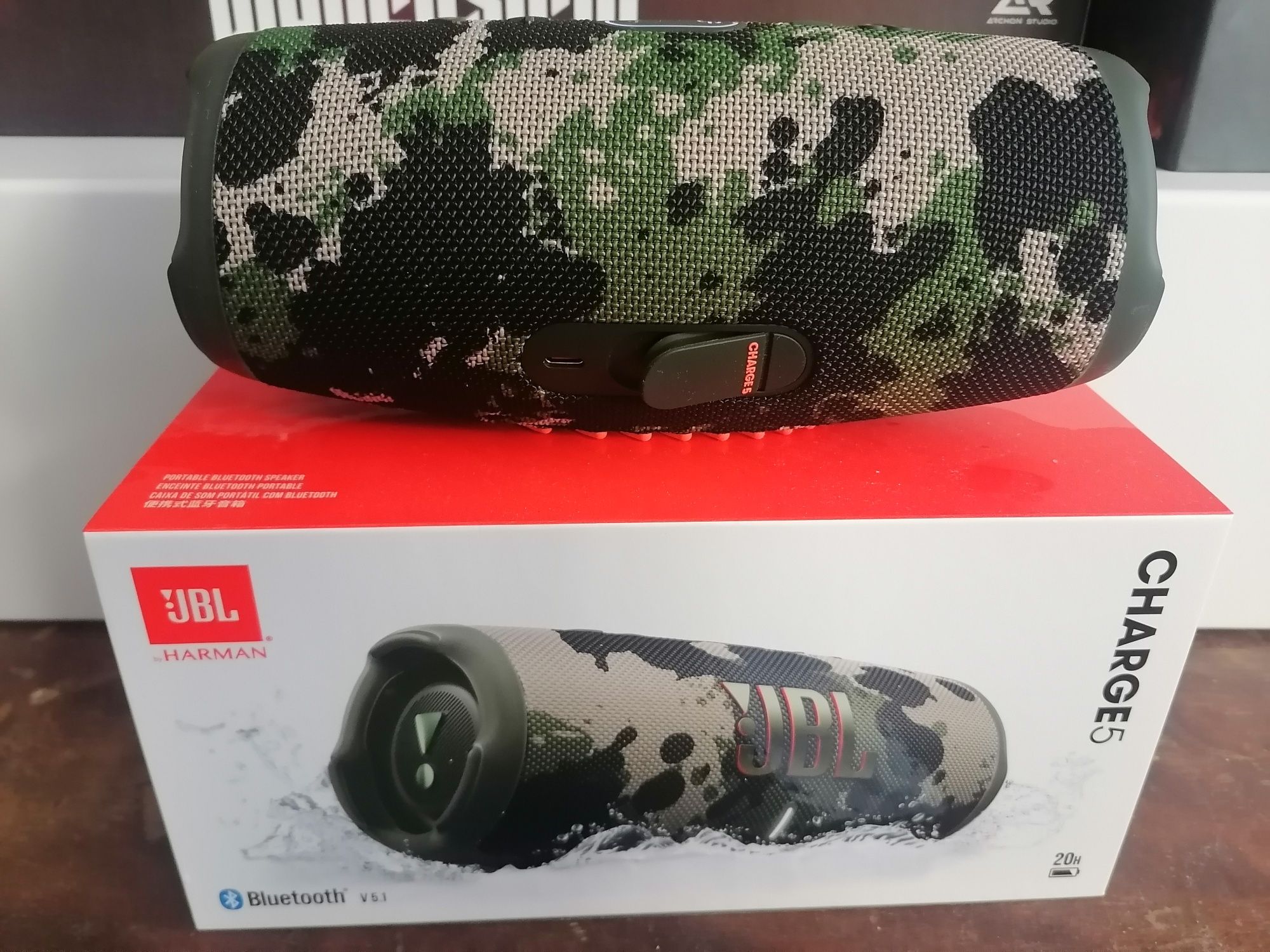 Преносима колонка JBL Charge 5 цвят камуфлаж