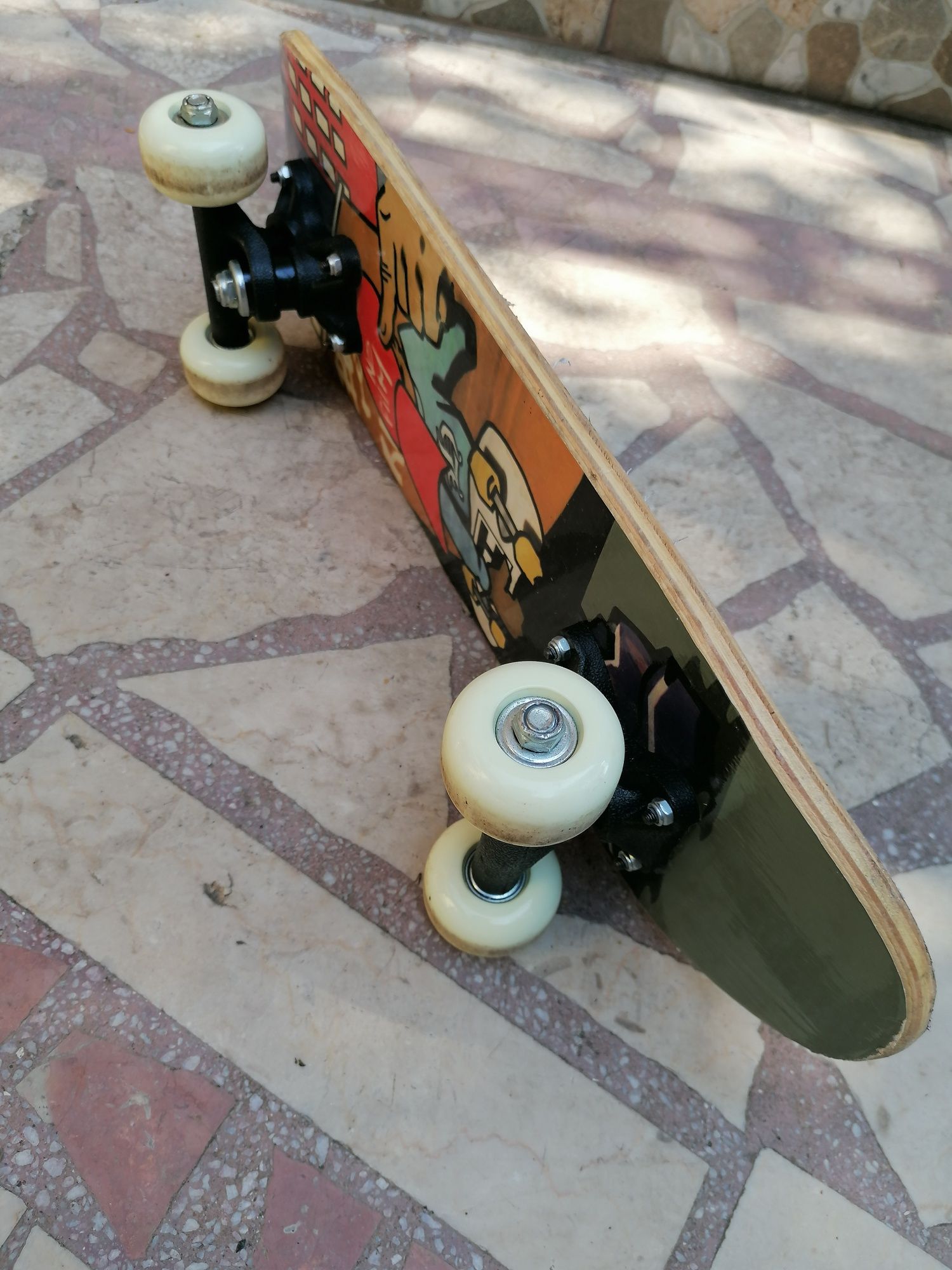 Vand mini skateboard pentru copii cu desen pe spate