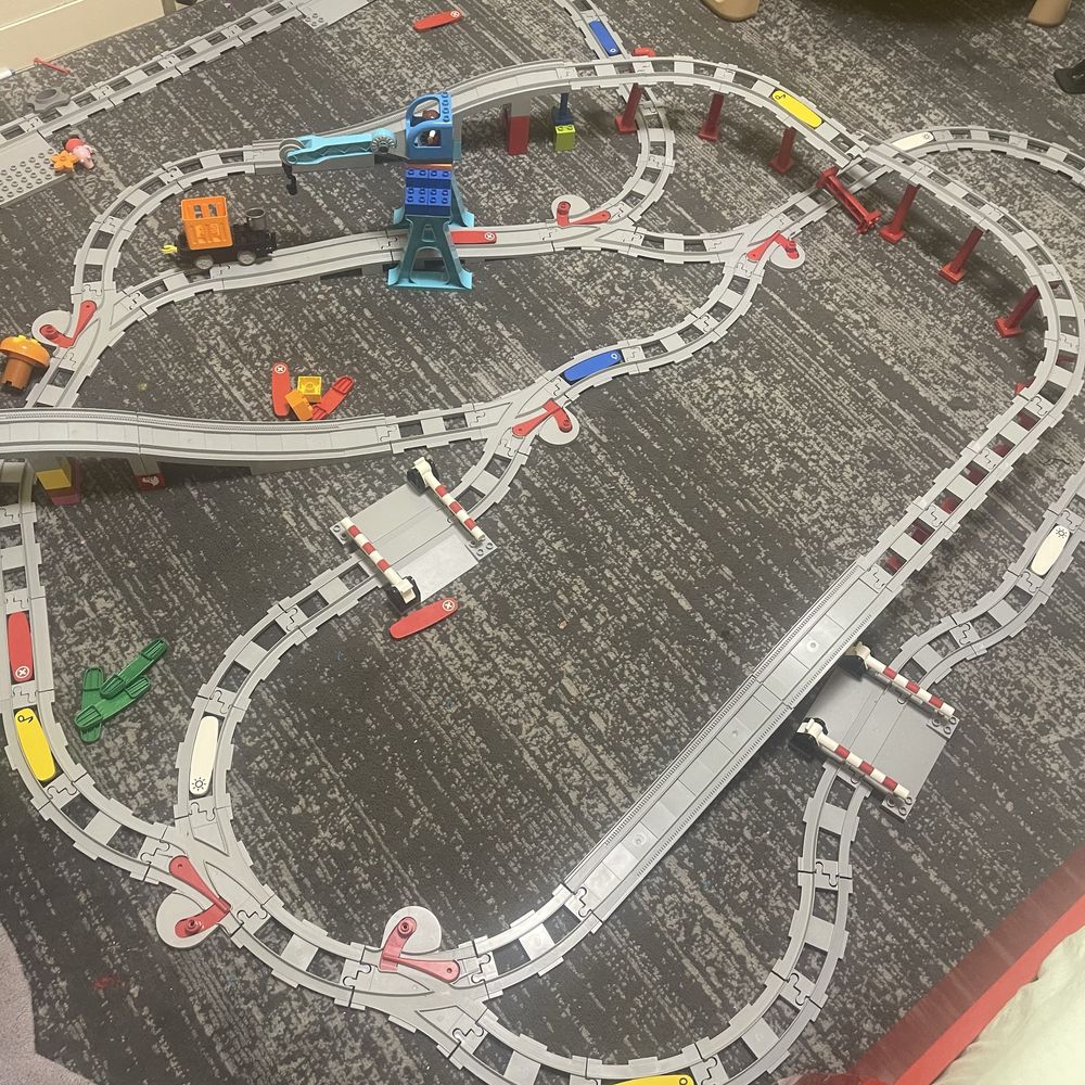Влак lego duplo. Товарен влак и пътнически