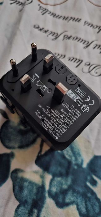 Universal travel adapter 33W incarcator universal calatorie