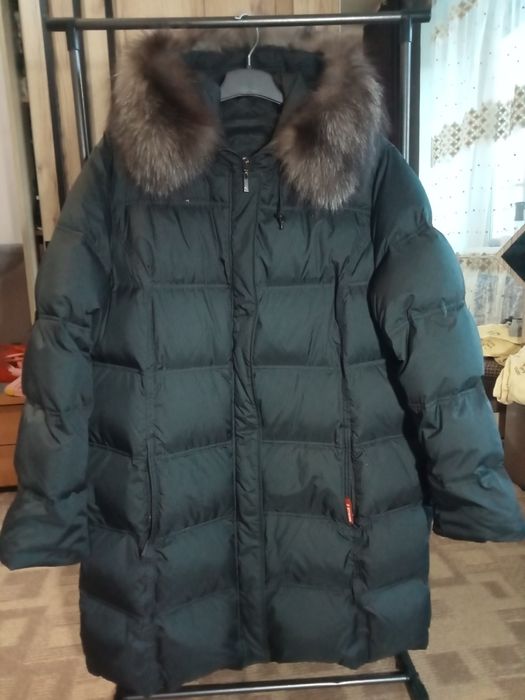 Пуховик натуральный женский с опушкой