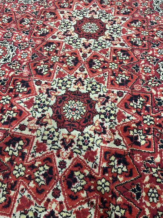 Гилам сотилади асил тоза шерсть гилам