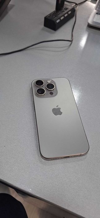 iPhone 15 Pro Natural Titanium