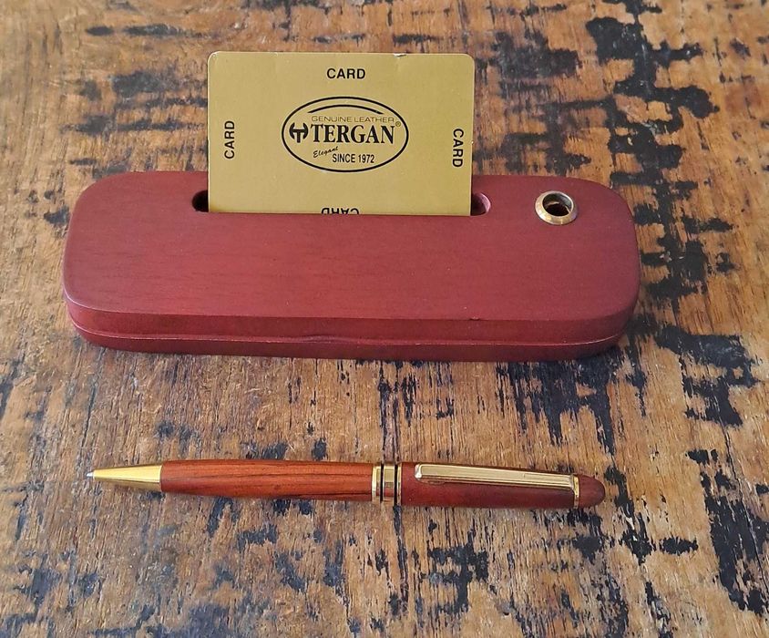 химикалка махагонова в махагонова дървена кутия