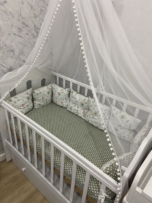 Детская кровать с комодом