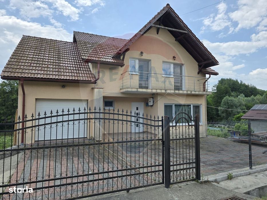 Casă / Vilă cu 7 camere de vânzare