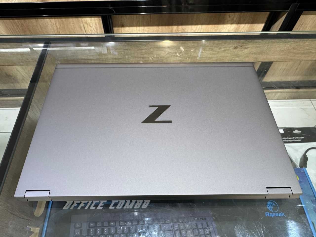 HP ZBook 15 Intel Core i9-10885H озу16гб 1T ssd Nvidio Quadro RTX 3000