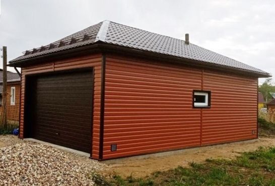 Garaj metalic din panouri sandwich 4 x 6.3m