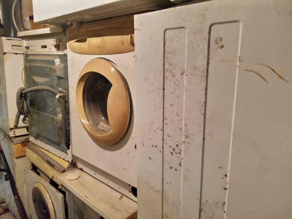 Продавам Перални за части.