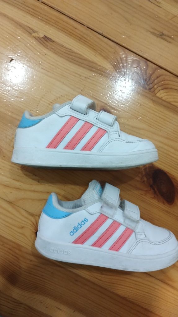 Маратонки Adidas 24 номер