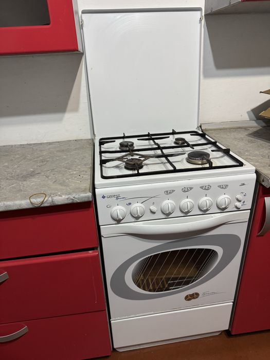 Продам газовую плиту