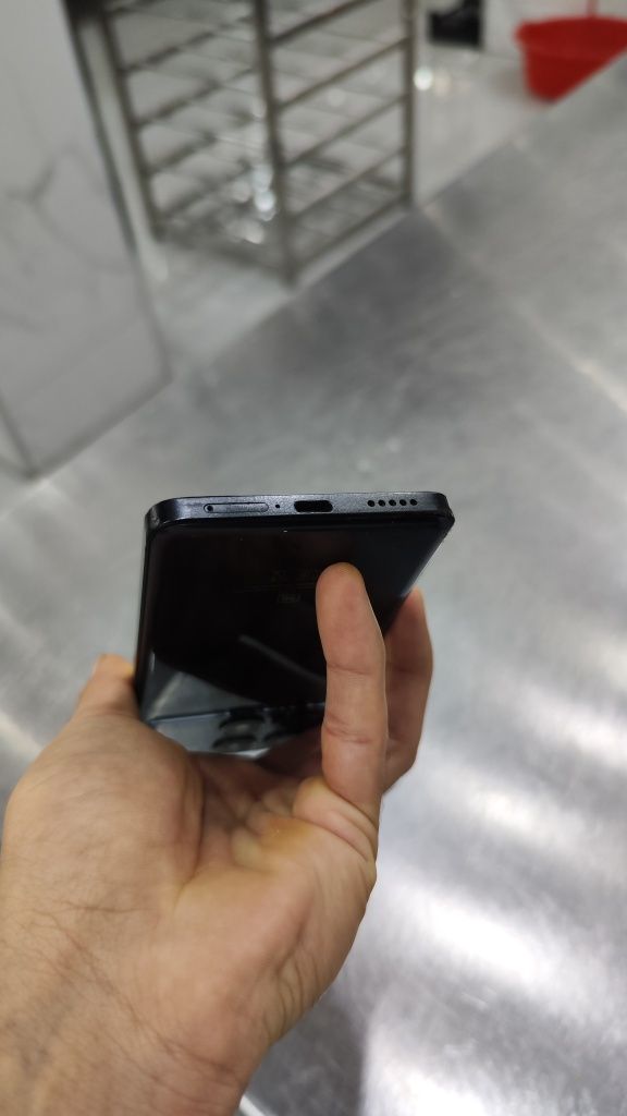 POCO X6 PRO 5G 12 / 512 GB.