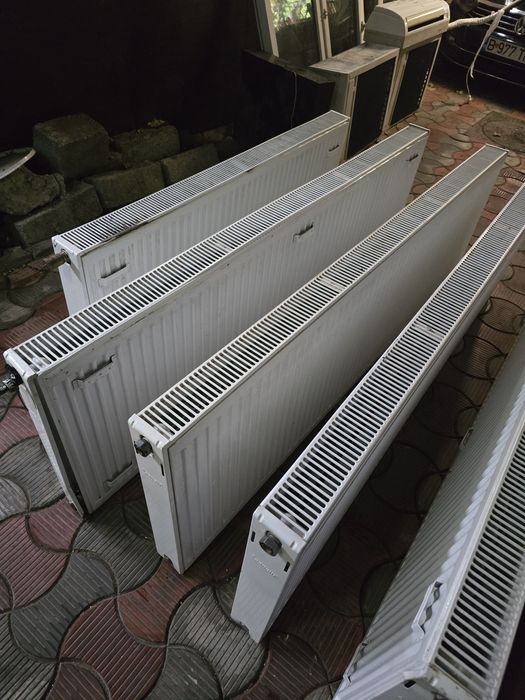 Vând 5 calorifere 300 ron bucata negociabil .