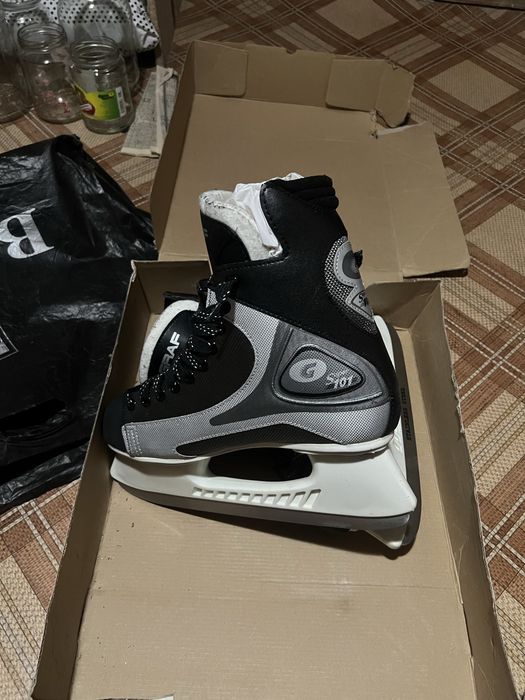 Продам коньки для хоккея