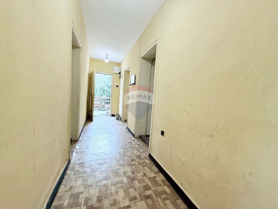 Самостоятелна градска къща за инвестиция за продажба, гр. Балчик, Я.И.
