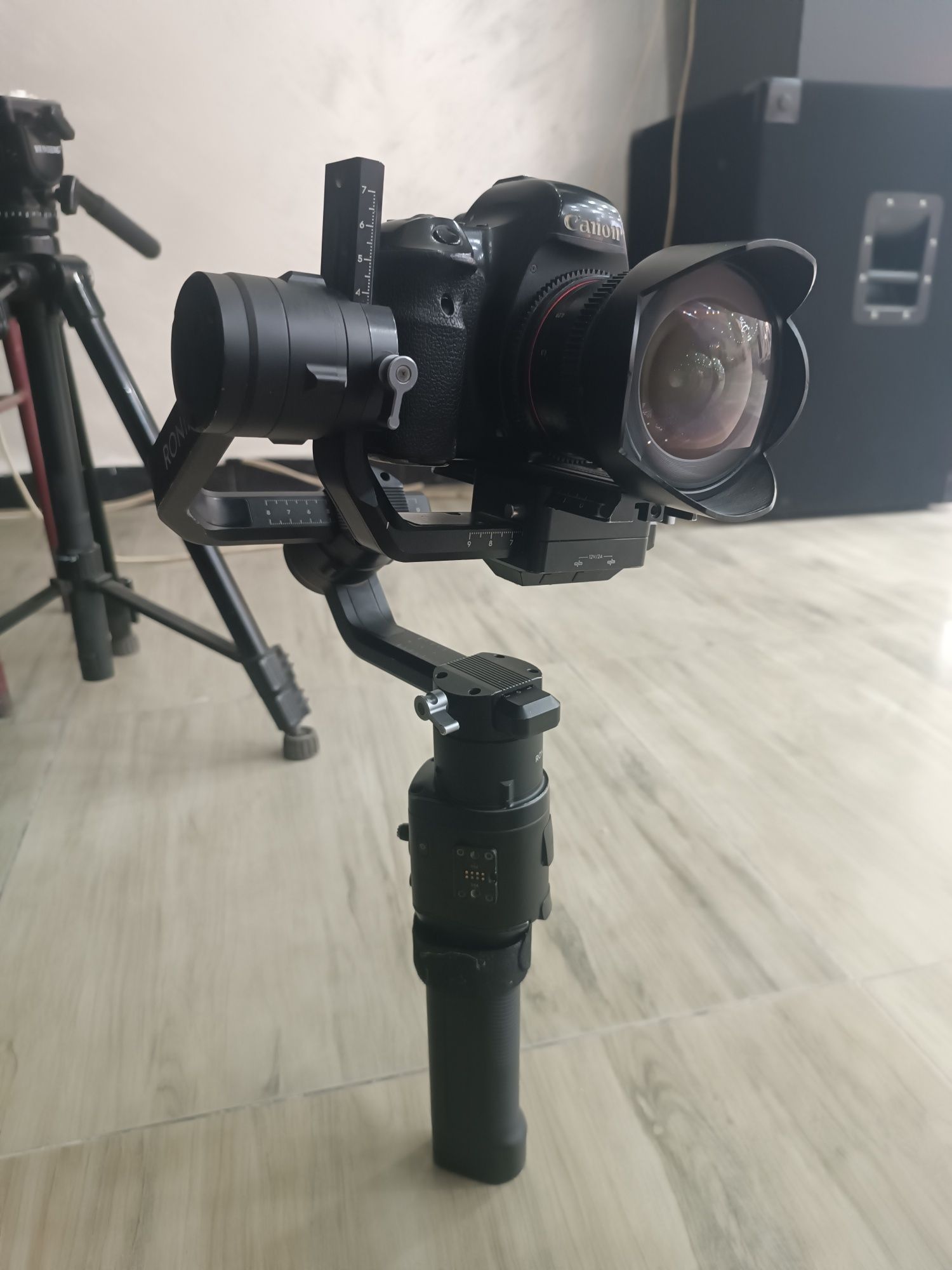 Ronyn s 6D foto aparat 14 Samyanki satiladi