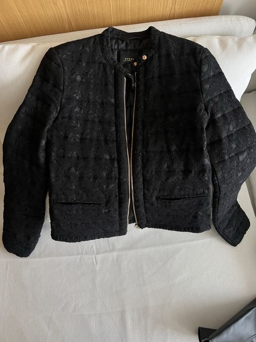 Черно дантелено яке Guess