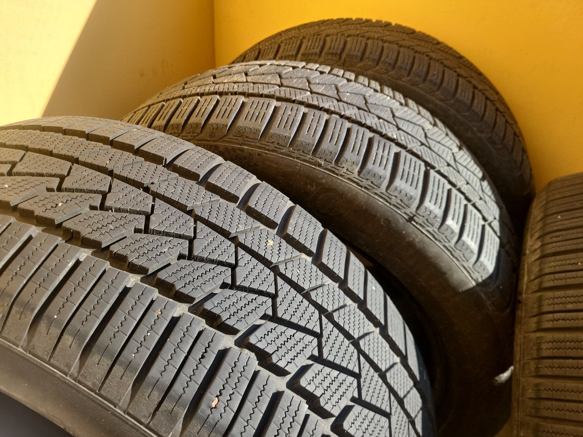 Зимни гуми Continental 225/50/18 DOT4421