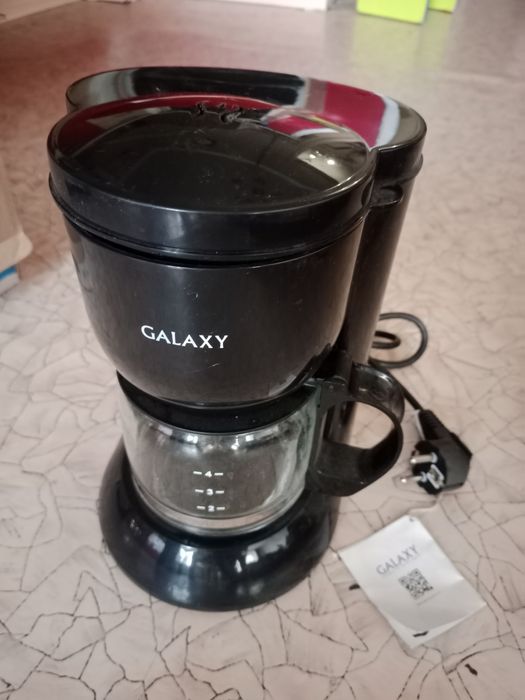 Продам кофеварку новую