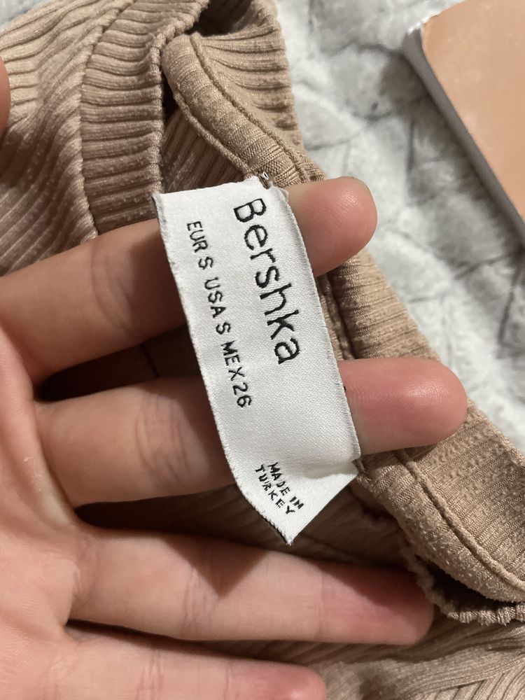 Потник Bershka