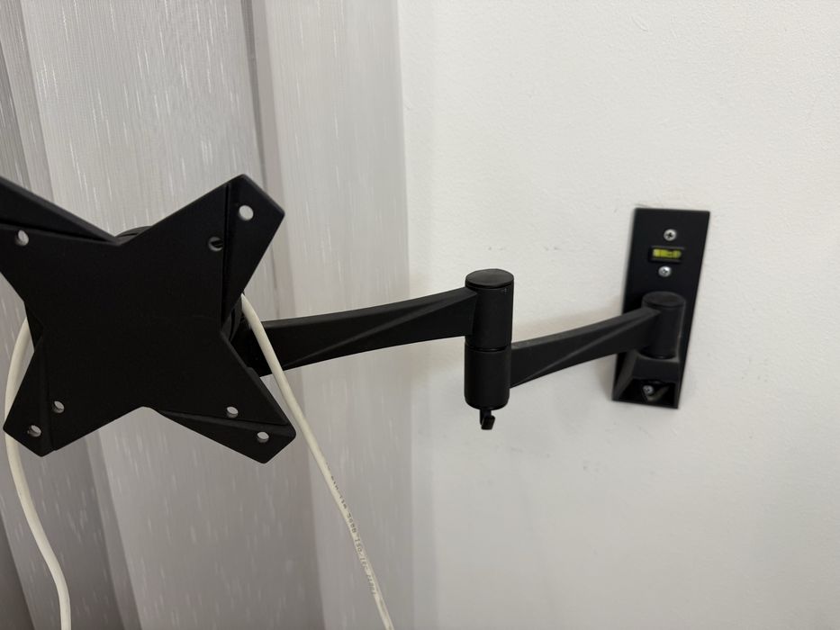 Suport tv cu brat mobil Vesa 7,5 sau 10 cm