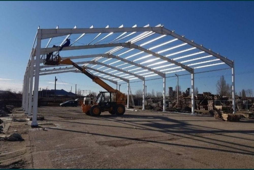 Vând hală 35 m lungime 16 deschidere 5  înălțime