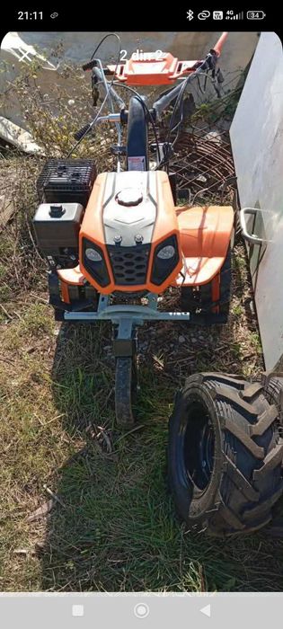 Vind motocultor sau schimb cu abric cu grosimea