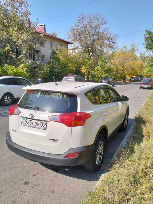 продам машину Рав4