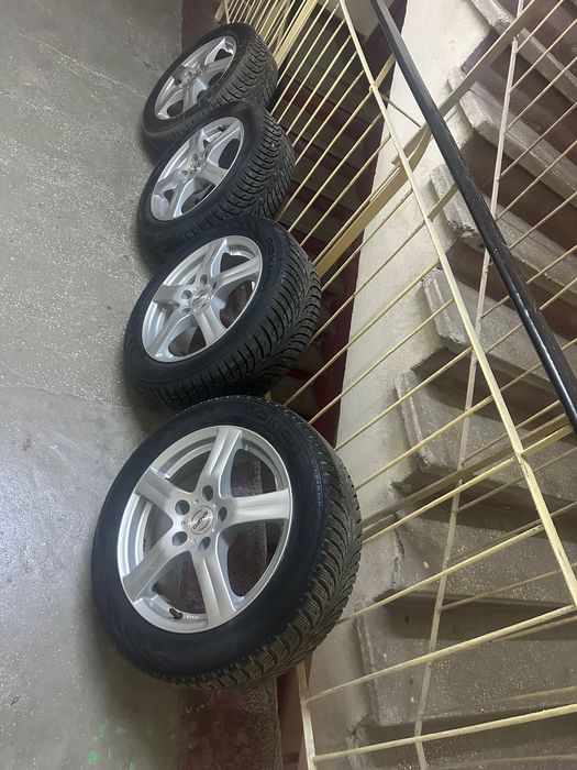 Vand janta cu tot cu cauciuc 4 bucati