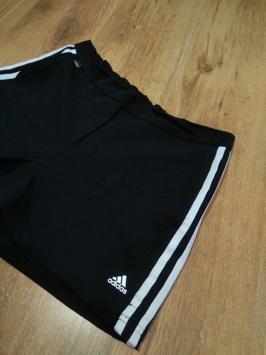 Pantaloni scurți de damă Adidas elastici Climalite mărimea S/M