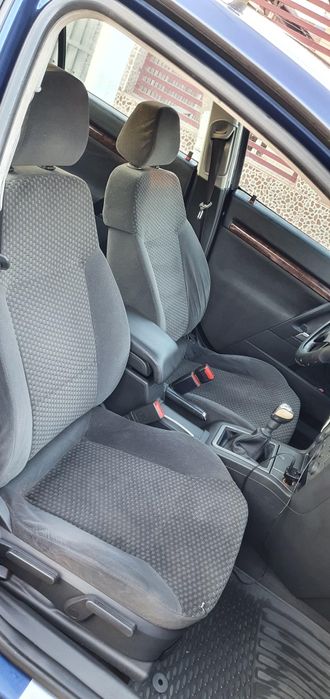 Vând Opel Vectra