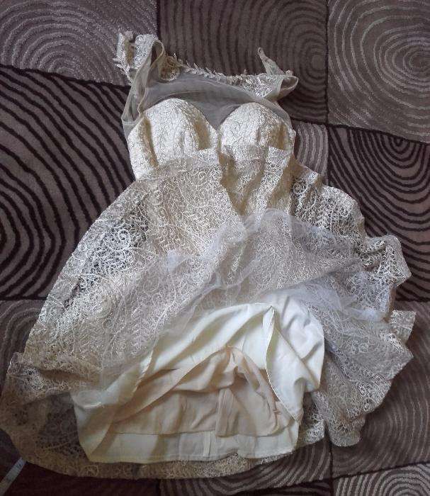 Rochita ocazie (S) cu dantela si decupaj spate