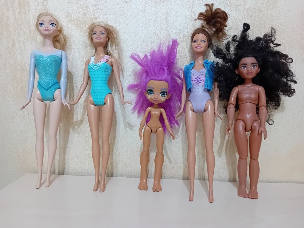 Vând papusi Barbie și Enchantimals