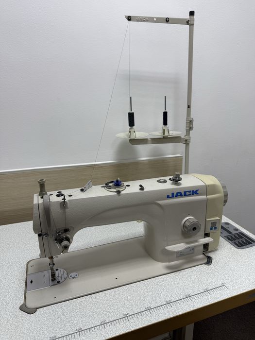 Швейная машинка Jack