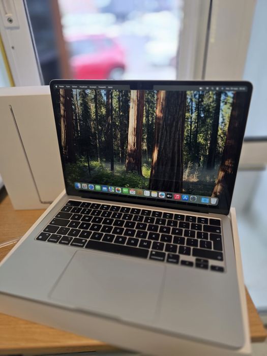 Macbook air m2 2022 la cutie