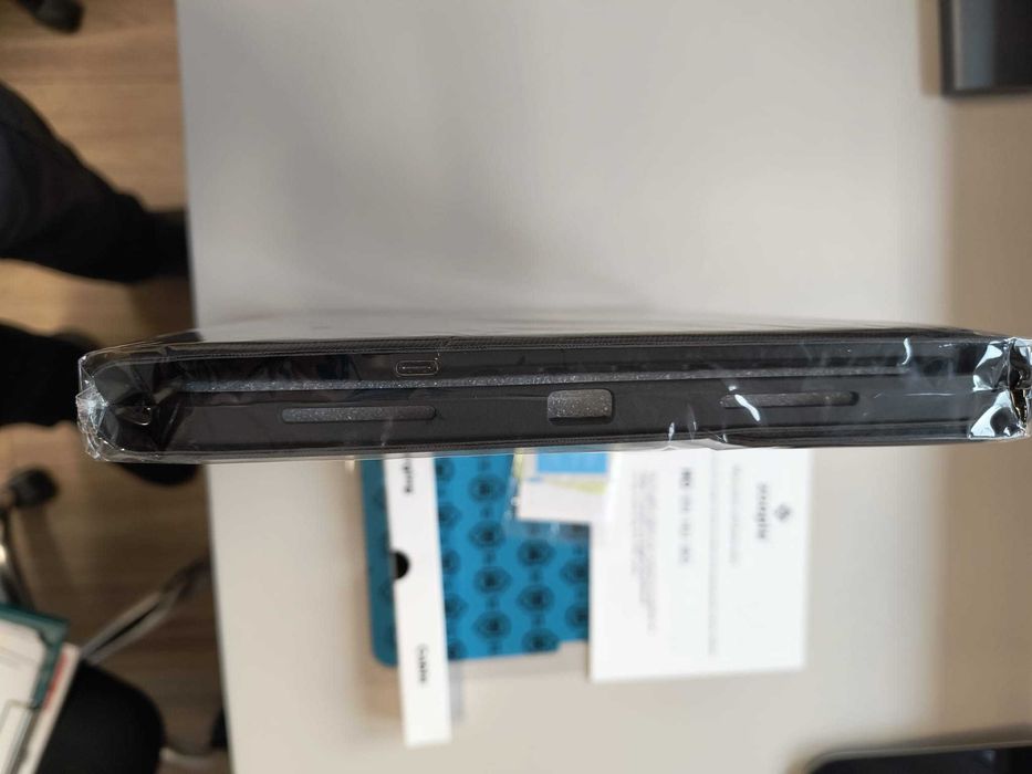 Tastatura wireless iluminata + husa iPad gen 7/8/9